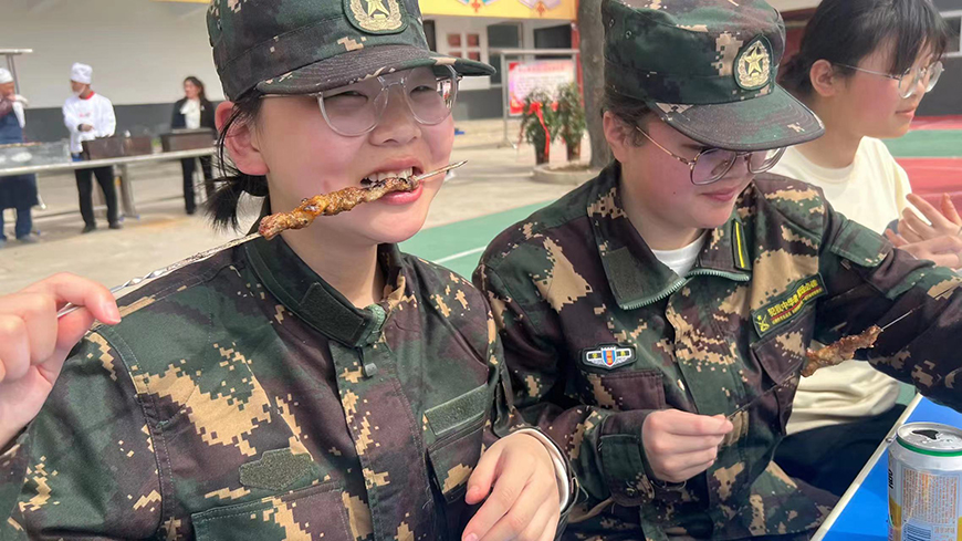 励萱叛逆