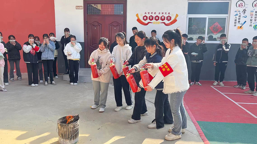 励萱叛逆
