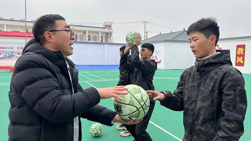 励萱叛逆