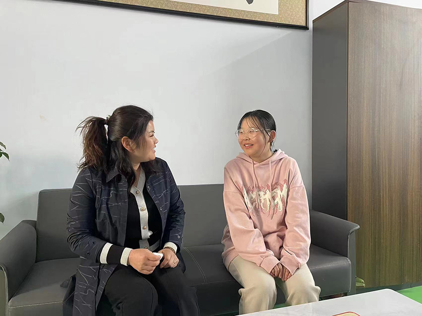 励萱叛逆