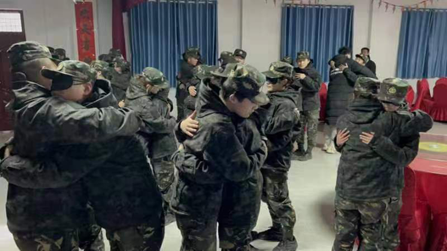 励萱叛逆