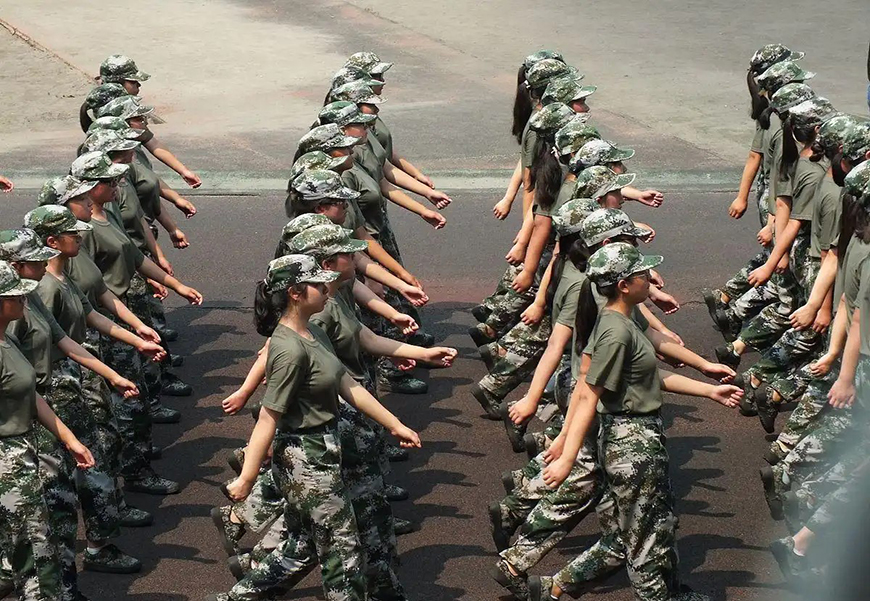 <"叛逆"