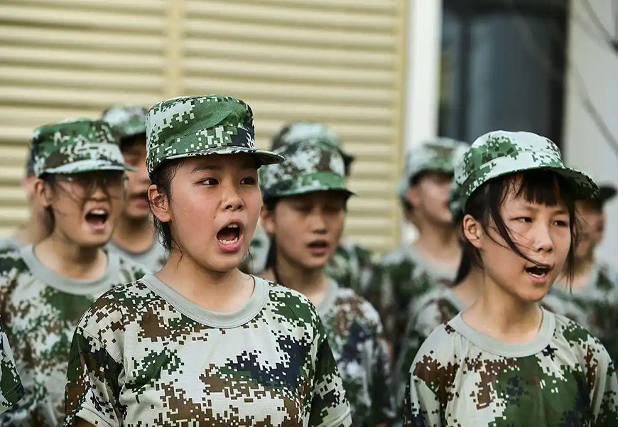 <"叛逆"