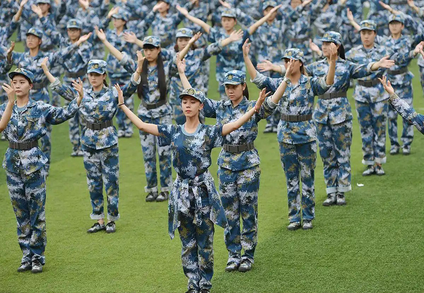 <"叛逆"