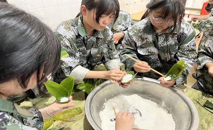<"叛逆"